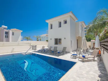 Location Maison à Paralimni 7 personnes