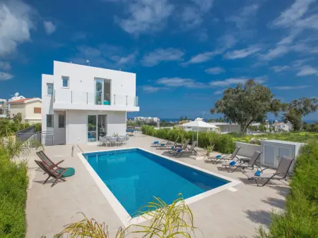 Location Maison à Paralimni 10 personnes