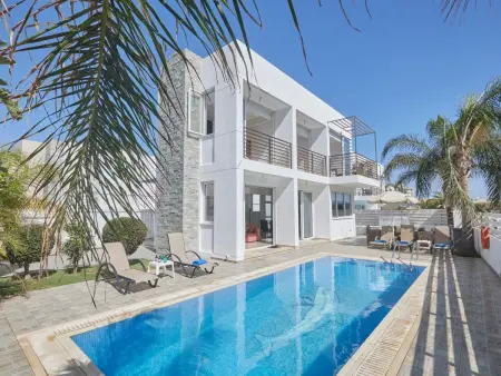 Location Maison à Paralimni 7 personnes