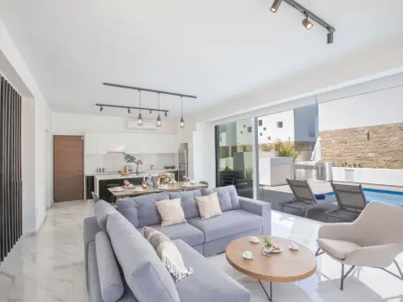 Location Maison à Paralimni 9 personnes