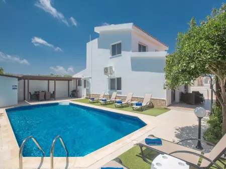 Location Maison à Paralimni 7 personnes