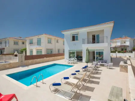 Location Maison à Paralimni 10 personnes