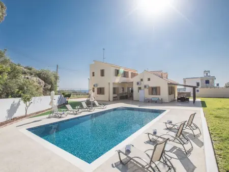 Location Maison à Paralimni 13 personnes