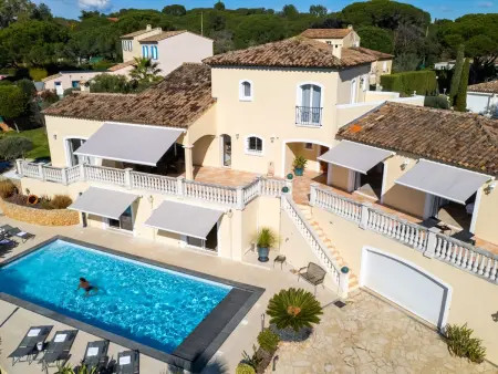 Location Maison à Fréjus 12 personnes