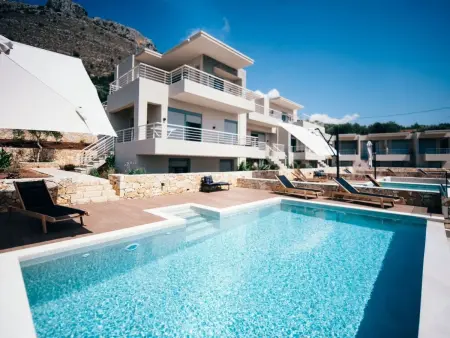 Location Maison à Plataria 8 personnes