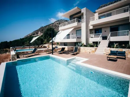 Location Maison à Plataria 8 personnes