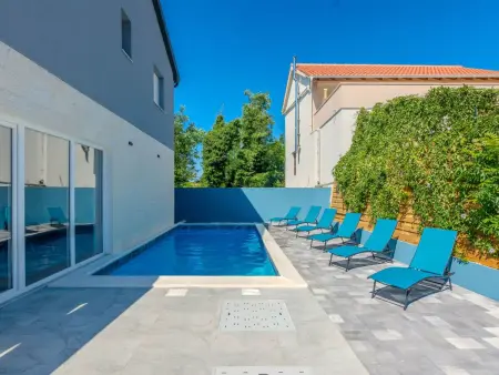 Location Maison à Vir 9 personnes