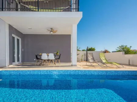 Location Maison à Vir 8 personnes