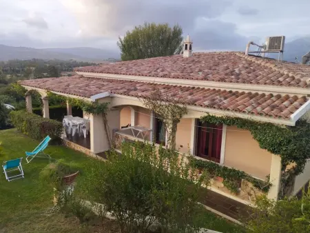 Location Maison à Agrustos 9 personnes