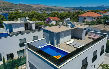 Location Maison à Okrug Donji 9 personnes