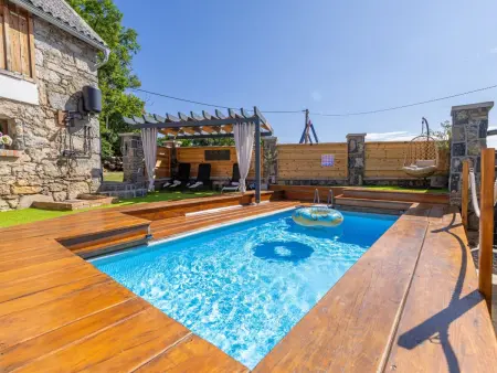 Location Maison à Brinje 5 personnes