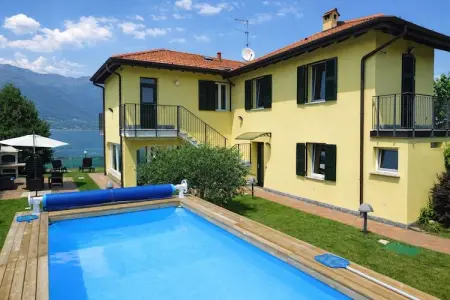 Location Maison à Porto Valtravaglia 8 personnes