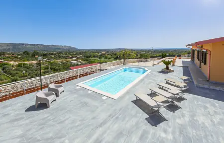 Location Maison à Floridia 8 personnes