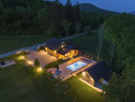 Location Maison à Gospic 8 personnes