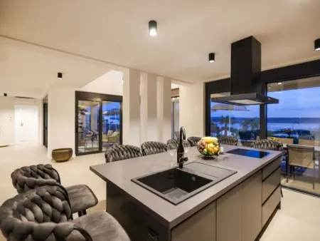 Location Maison à Rovanjska 10 personnes