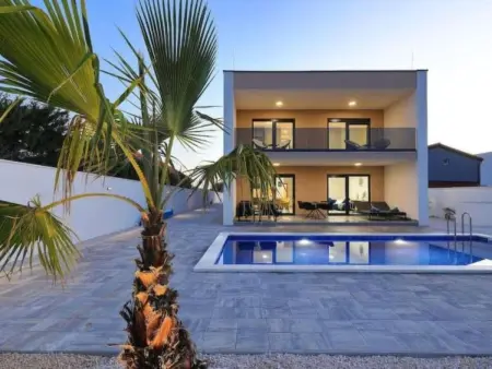 Location Maison à Vrsi 10 personnes