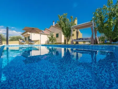 Location Maison à Vrsi 10 personnes