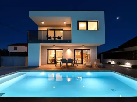 Location Maison à Crno 8 personnes