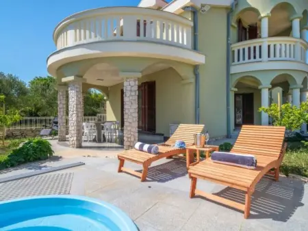 Location Maison à Donje Rastane 10 personnes