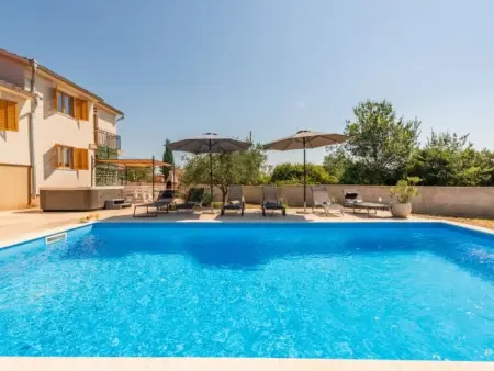 Location Maison à Donje Rastane 8 personnes