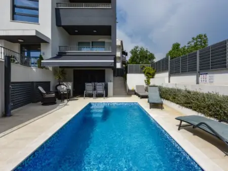 Location Maison à Donje Rastane 12 personnes