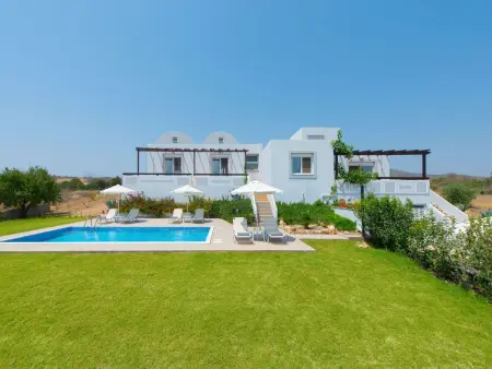 Location Maison à Gennadi 8 personnes