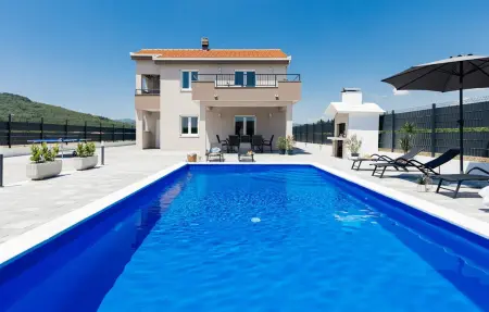 Location Maison à Hrscevani 8 personnes