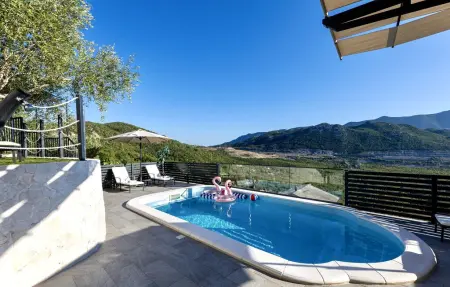 Location Maison à Vrgorac 6 personnes