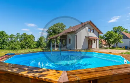 Location Maison à Gospic 8 personnes