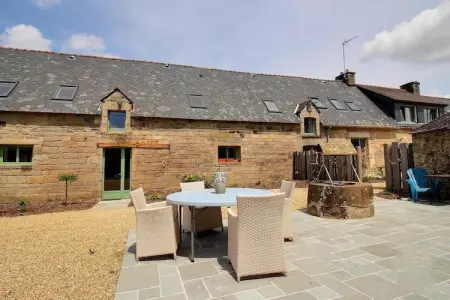 Location Maison à Neuillac 9 personnes