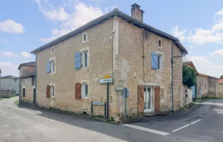 Location Maison à Mouton 6 personnes