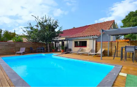 Location Maison à Berrias et Casteljau 14 personnes