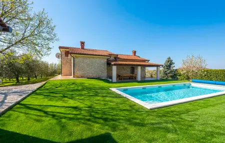 Location Maison à Kastelir 6 personnes