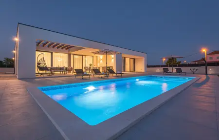 Location Maison à Bristani 8 personnes