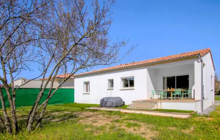 Location Maison à St Etienne de Fontbell 6 personnes