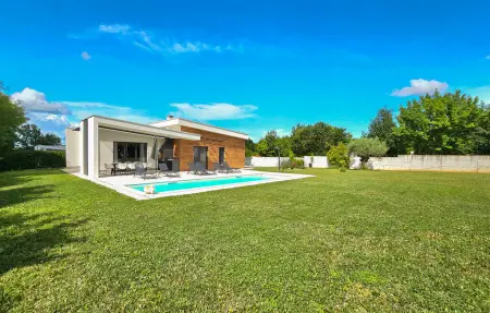 Location Maison à Zminj 8 personnes