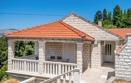 Location Maison à Zrnovo 6 personnes