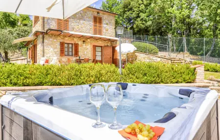 Location Maison à Montecatini Val Di Cec 7 personnes