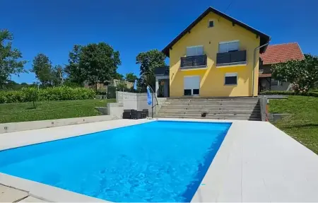 Location Maison à Slavonski brod 7 personnes