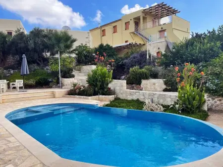 Location Maison à Almyrida 8 personnes