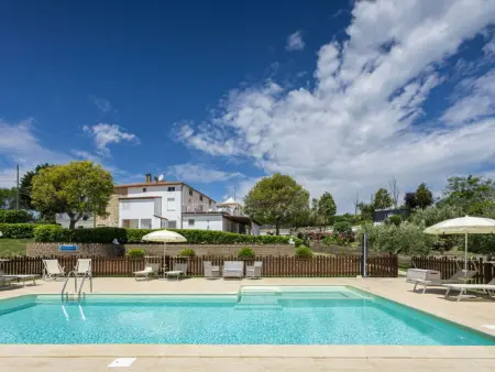 Location Maison à Carassai 11 personnes