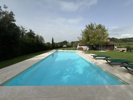 Location Maison à Montecarlo 12 personnes