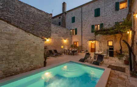 Location Maison à Svetvincenat 8 personnes