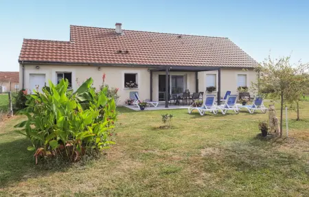Location Maison à Montgivray 8 personnes