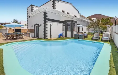 Location Maison à Tahiche 8 personnes