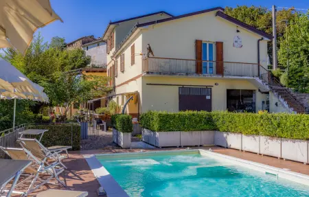 Location Maison à Montefortino 8 personnes