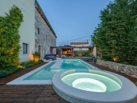 Location Maison à Bokordici 8 personnes