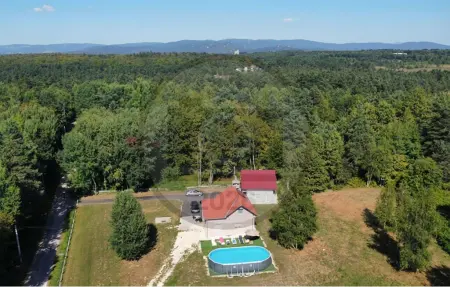 Location Maison à Gospic 12 personnes