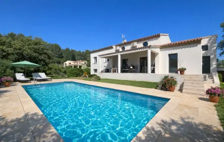 Location Maison à Grans 15 personnes