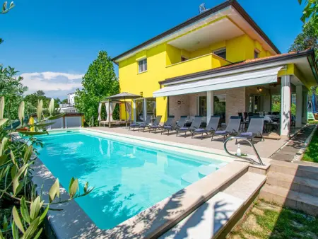 Location Maison à Dracevac 10 personnes